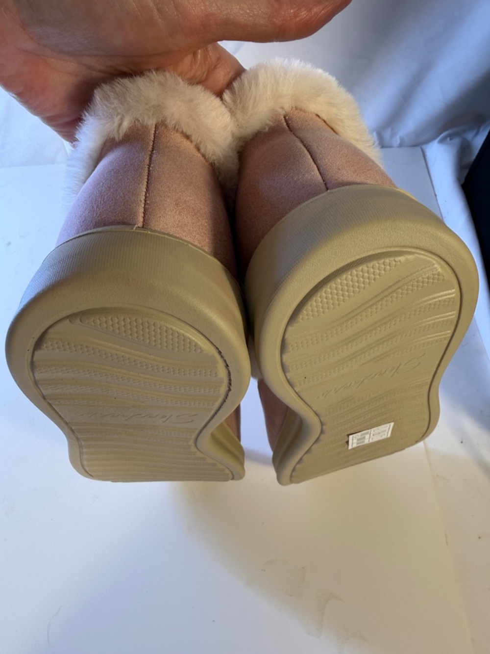 Skechers comfortable cozy slipper shoe in pink with white fur size 10 - Picture 8 of 16